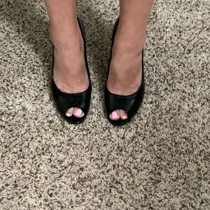 Women's Size 8 Vaneli Patten Leather Peep Toe Heels